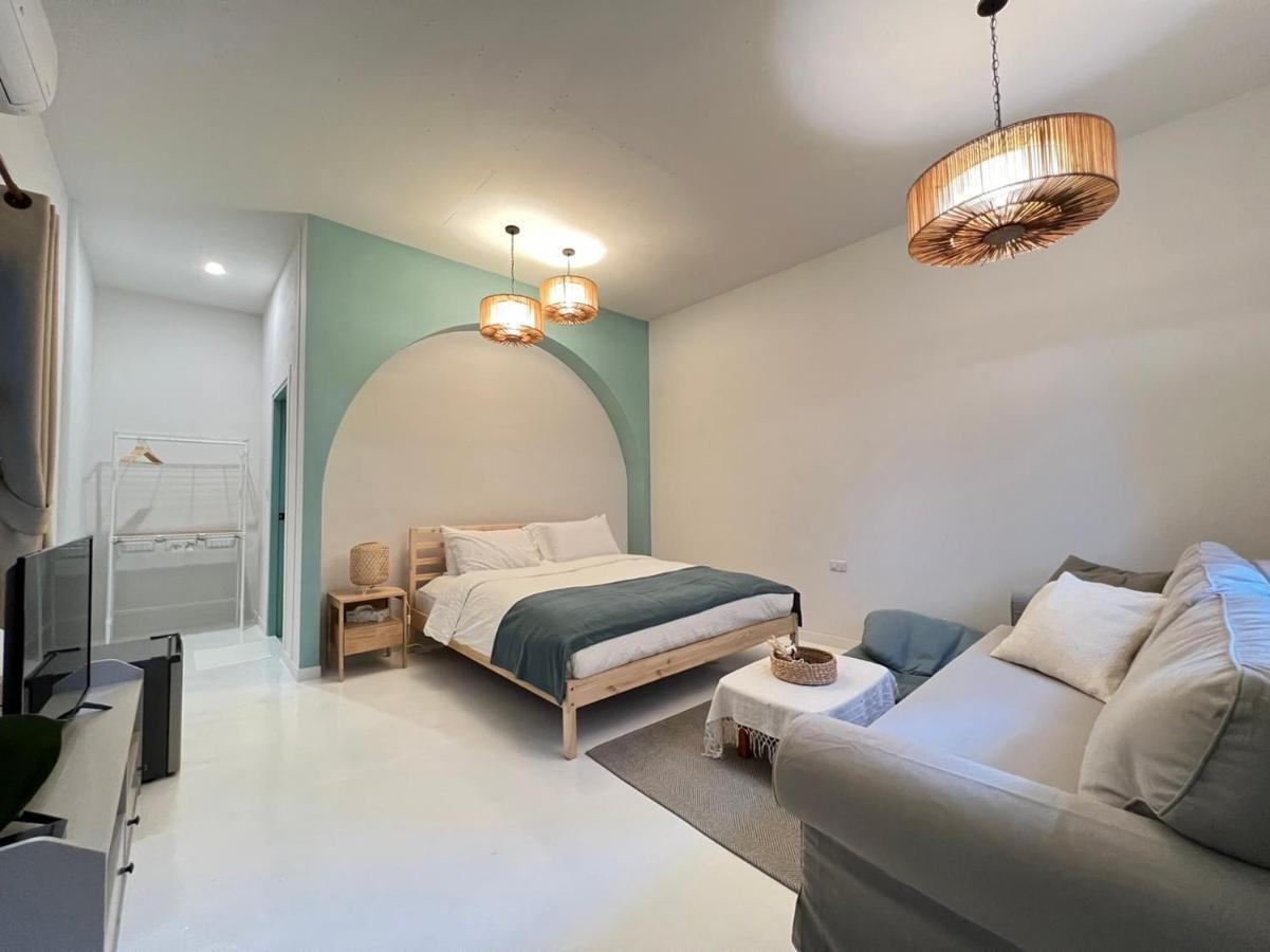Warm White Hua Hin House Hotell Exteriör bild